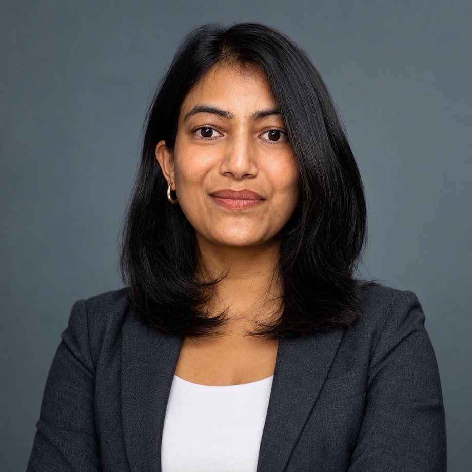 A professional LinkedIn headshot generated with the prompt in this article